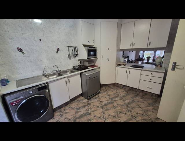3 BEDROOM APARTMENT FOR SALE IN ASTON MANOR